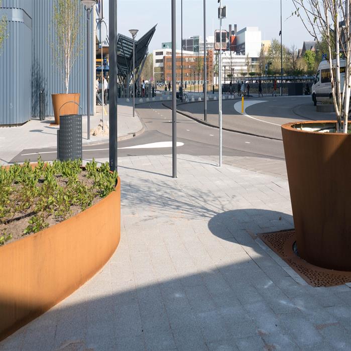 Conic ronde plantenbak cortenstaal met eclipse