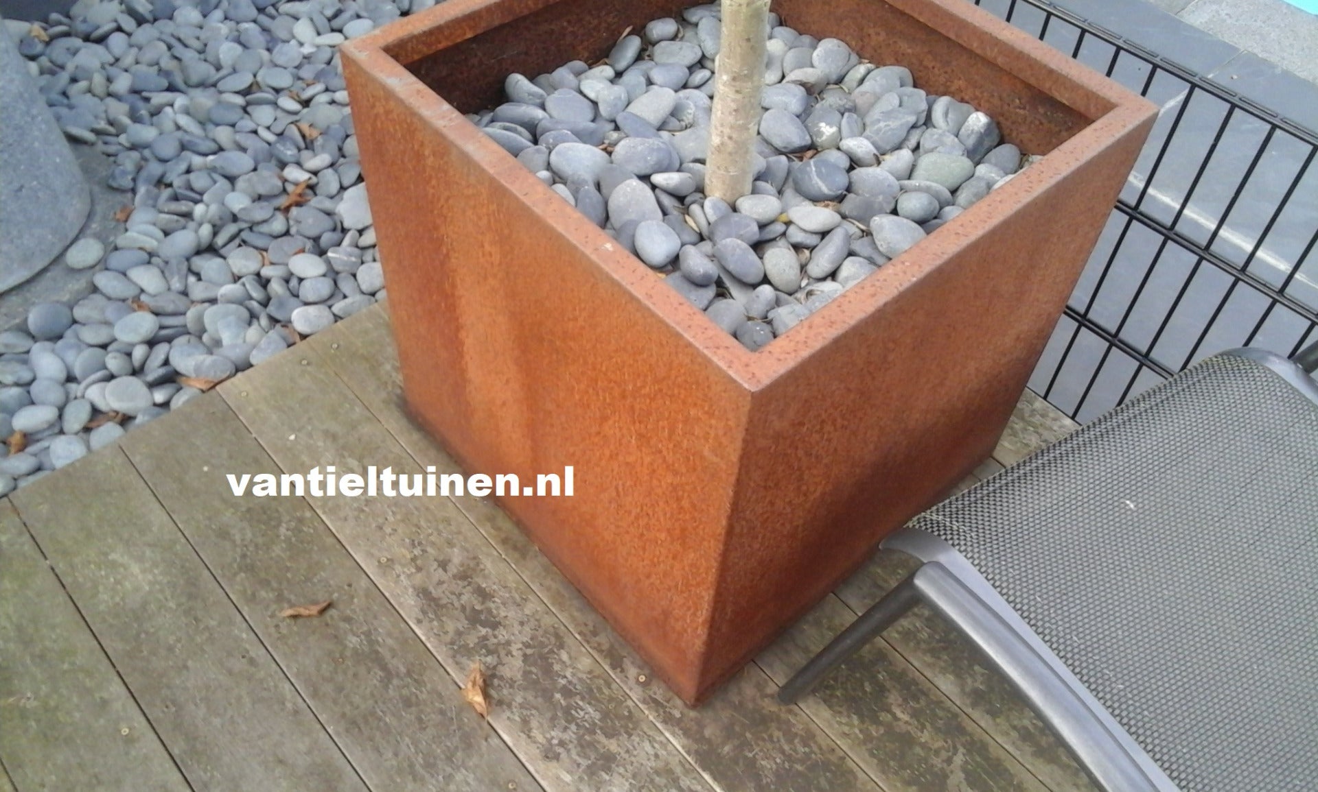 Plantenbak zonder bodem van cortenstaal maat 100x100x40cm LxBxH